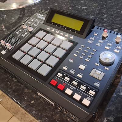 Akai MPC2500 Music Production Center 2005 - 2013 - Black image 4