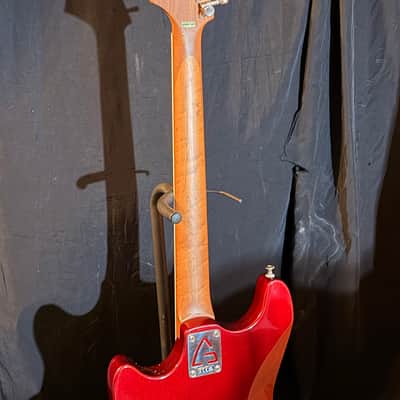 Guild Surfliner Deluxe Offset Electric Guitar – Metallic Red – Roasted Maple Neck – HSS – Vibrato image 9