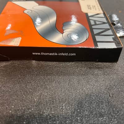 Thomastik-Infeld 147 Dominant Chrome Wound Synthetic Core 4/4 Cello String Set - Medium 2010s - Standard image 5