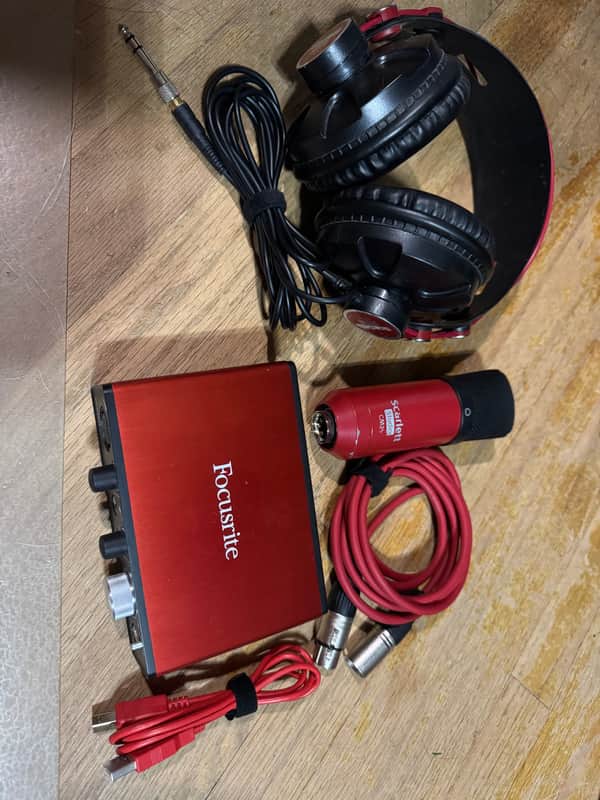 Focusrite Scarlett Solo 2nd Gen Studio Bundle please read description image 1