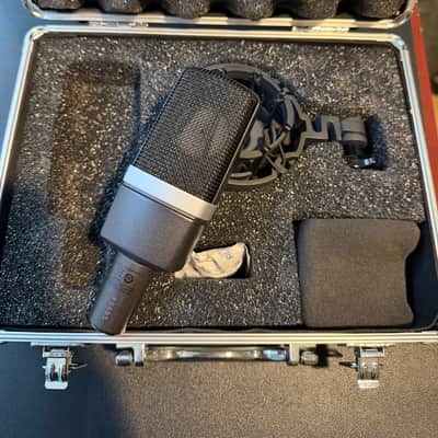 AKG C214 Large Diaphragm Cardioid Condenser Microphone 2010s - Black image 3