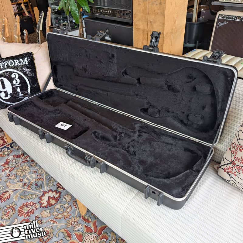 Fender Deluxe Molded TSA Bass Case - Used image 1