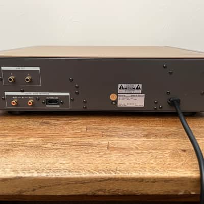 Sony CDP-R1+DAS-R1-Top of the line Cd Player and DA Converter image 13