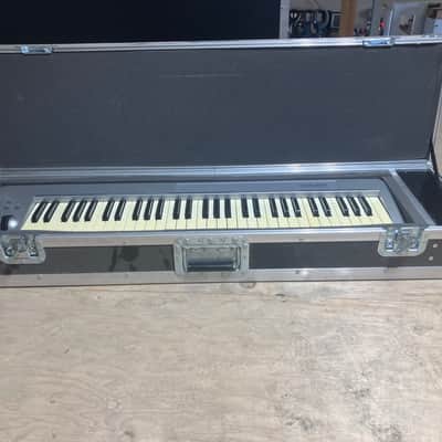 M-Audio Keystation 61es MIDI Keyboard Controller 2006 - 2016 - Silver image 2