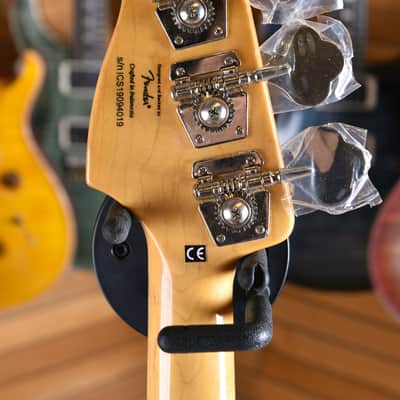 Squier (by Fender) Classic Vibe '60s Precision Bass Laurel Fingerboard 3 Tone Sunburst image 10