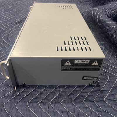 dbx 586 2-Channel Vaccuum Tube Preamplifier - Silver image 9