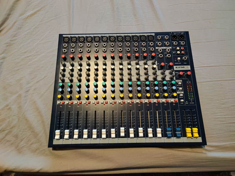 Soundcraft EPM12 12-Channel Analogue Mixer + Flight Case image 1
