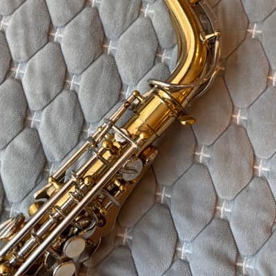 Conn Alto Saxophone image 12