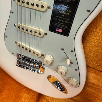 Fender American Vintage II 1961 Stratocaster, Rosewood Fingerboard, Olympic White image 12