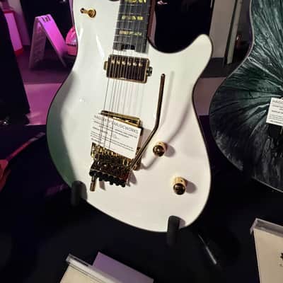 2026 USA EVH  CUSTOM SHOP / SPECIAL EDITION WOLFGANG  \ SNOW WHITE PEARL image 1