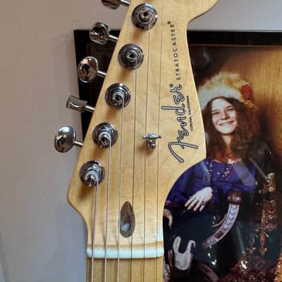 Fender USA Mod Shop Stratocaster, 2023~4, Satin Arctic White, American Vintage '61 Pickups, Modern C Neck, KIller set up, Maple Neck and Deluxe Molded Case! You'll love this first strum! image 4