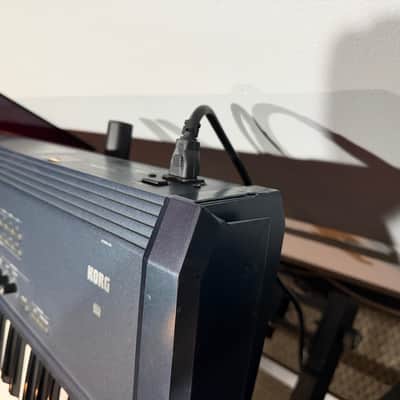 Korg Triton Extreme 76-Key 120-Voice Polyphonic Workstation 2005 - 2009 - Black image 2