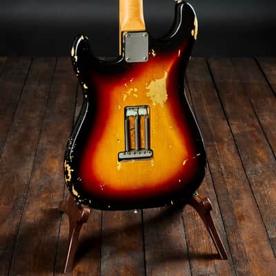 Fender STRATOCASTER 1963 - 3 TONE SUNBURST image 3