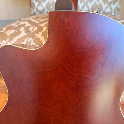 Godin 5th Avenue CW Kingpin II - Cognac Burst image 13