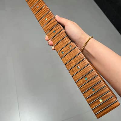 AAAA Bone nut Suhr Round-head stainless steel Roasted flame Maple Electric Guitar Neck 22 frets hole 10mm 12in image 9