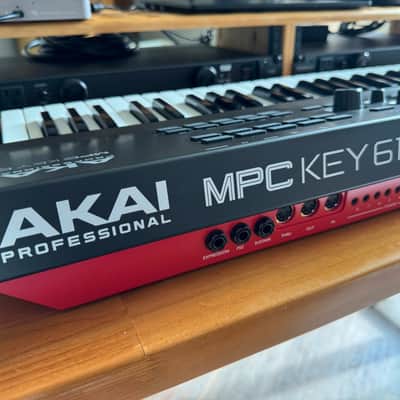 Akai MPC Key 61 Standalone Workstation Synthesizer | Reverb