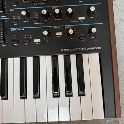 Novation Summit 61-Key 16-Voice Polyphonic Synthesizer Excellent image 11