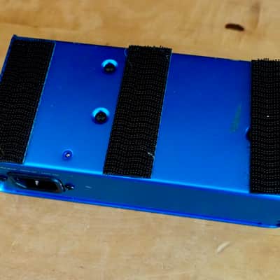 Strymon Zuma 9-Output High Current DC Power Supply 2016 - Present - Blue image 3