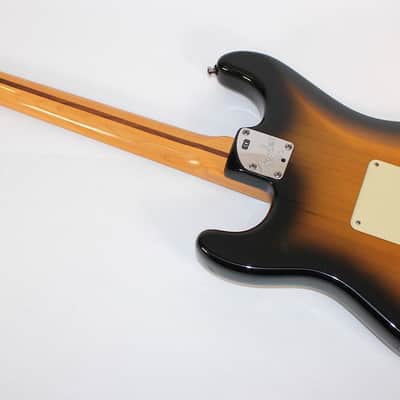 2005 Fender US Stratocaster Deluxe • 2005 • Tobacco Sunburst • Excellent Original Condition • Original Tweed Case image 3