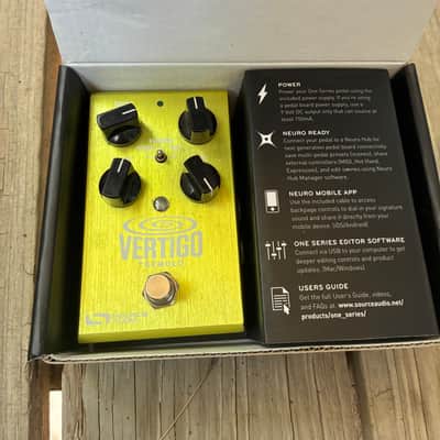 Source Audio Vertigo Tremolo electric guitar pedal with box 2010s - Green image 3