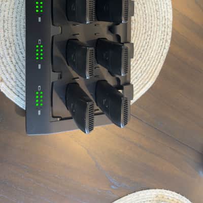 Shure MXW6/C10 Boundary Microphones and MXWNCS8 Networked Charger image 6