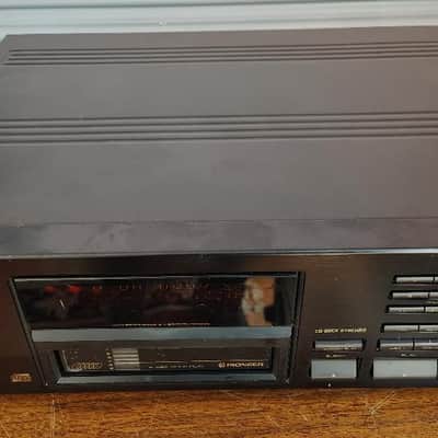 Pioneer PD-M640 6-disc magazine cd player in very good condition, serviced - 2000's image 3