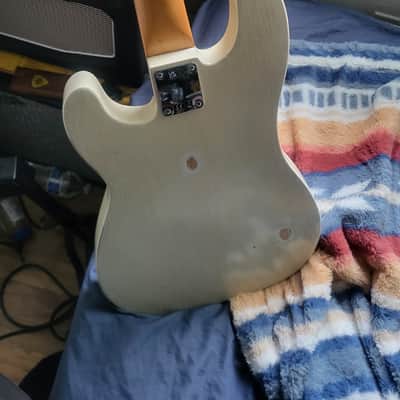 Fender Artist series Mike Dirnt 2022 - Roadworn image 3