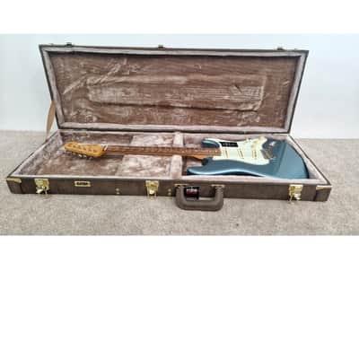 Fender Vintera '60s Stratocaster - Electric Guitar - Blue - Like New w/ Hard Case image 3