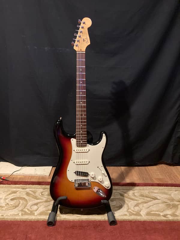 Fender American Deluxe Stratocaster with Rosewood Fretboard 2004 - 3-Color Sunburst image 1