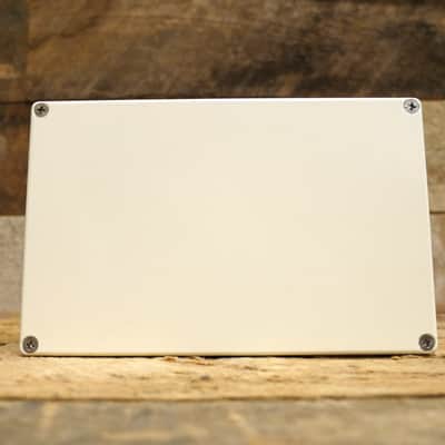 Walrus Audio Janus Tremolo/Fuzz with Joystick Controls 2021 (White) image 4