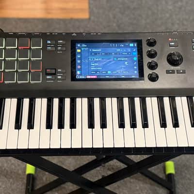 Akai Professional MPC Key 61 key Sampling Production Workshop With Cable image 1