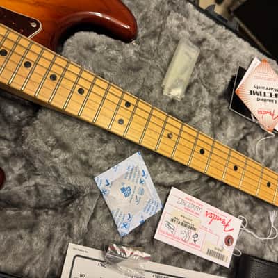 2016 Fender USA Elite Stratocaster HSS Ash Body Maple fretboard near MINT RARE image 12