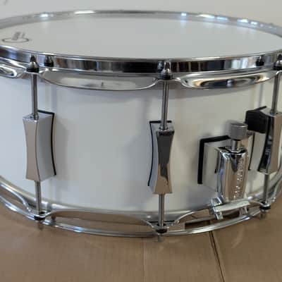 Pork Pie 14x6 in mahogany/ Maple 10 lug snare drum 2012 - White image 4