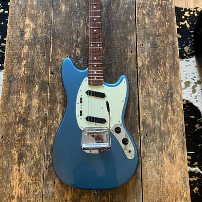 Fender Mustang '69 Reissue CIJ R-Serial 2004 Rare Non-Catalogue Solid Lake Placid Blue w/ Matching Headstock image 5