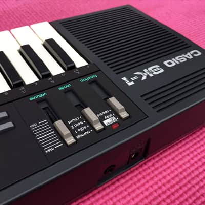 Casio SK-1 Vintage Classic Sampling Synthesizer Keyboard image 6