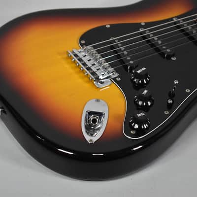 Fender ST-72 CIJ Stratocaster Three Tone Sunburst Finish Electric Guitar image 7
