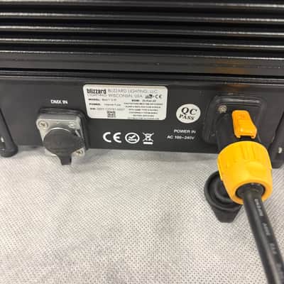 Blizzard Lighting Blok 2 IP IP65/Outdoor Rated RGBW+UV Powered Par image 5