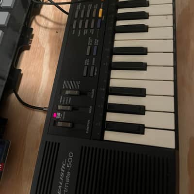 1986 Realistic Concertmate 500 Sampling Keyboard w/ MP3 Player & 1/8" TRS Cable