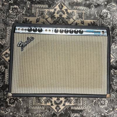 Fender Vibrolux Reverb 2-Channel 35-Watt 2x10" Guitar Combo 1978 - Silverface image 2