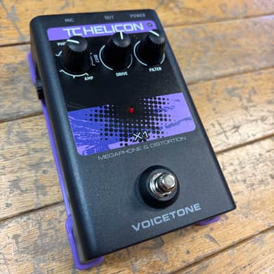 TC Helicon Voicetone X1 Megaphone & Distortion Single-Button Stompbox image 1