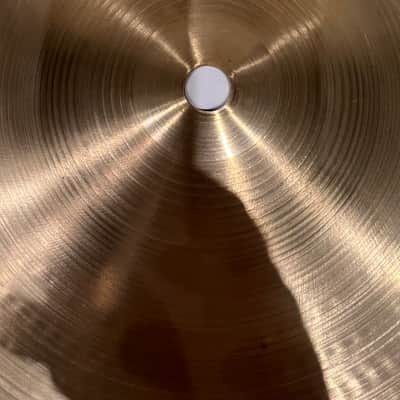 A Zildjian 18” Medium Thin Crash Cymbal – 2000 – Excellent Condition image 4