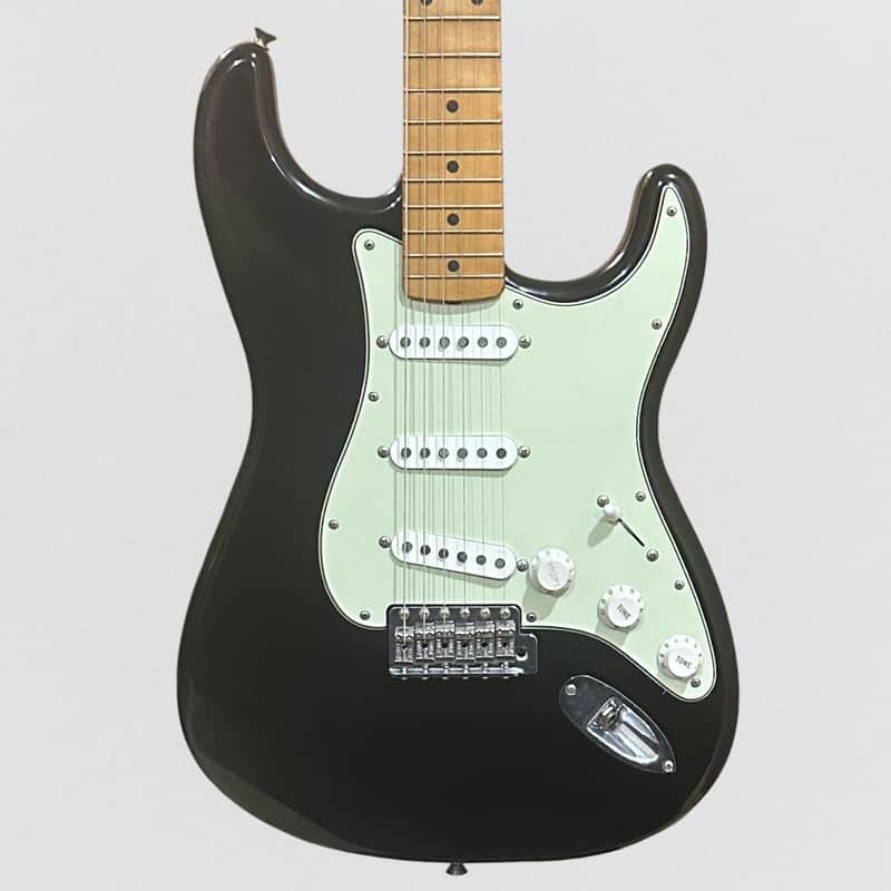 Fender Limited Edition Vintera II Road Worn '60s Stratocaster Electric Guitar - Black