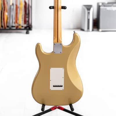 2009 Fender Custom Shop Deluxe Stratocaster in HLE Gold image 4