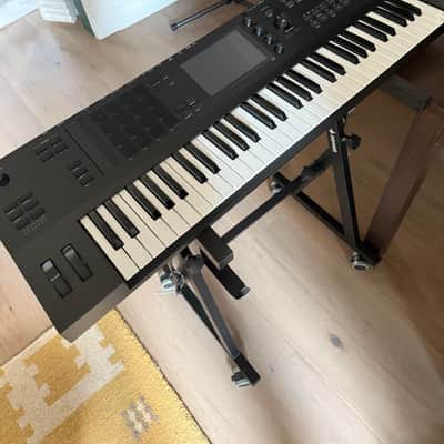 Akai MPC Key 61 Standalone Workstation Synthesizer 2022 - Present - Black image 4