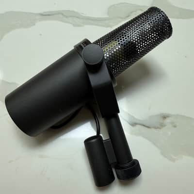 Shure SM7B Cardioid Dynamic Microphone