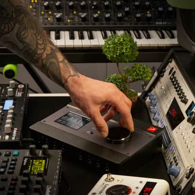 OPEN BOX Antelope Audio - Zen Tour SC | Desktop Thunderbolt 3 Audio Interface image 10