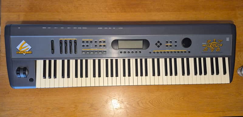 E-MU Systems E-MU Systems E-Synth Keyboard 76-Key 128-Voice Sampler Workstation 1997 - Gris image 1