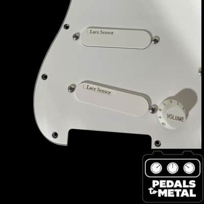 Fender Loaded Pickguard Gold Lace Sensors X16434 image 3