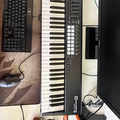 Novation Launchkey 61 MKII MIDI Keyboard Controller 2015 - 2020 - Black