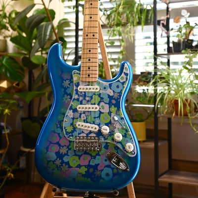 *New in Box* Fender MIJ Stratocaster 2025 - Blue Flower Limited Model Japan image 2